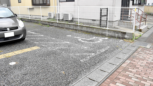 花かいどう薬局の駐車場
