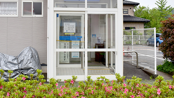 南町薬局の入口