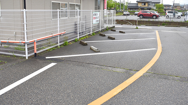 南町薬局の駐車場