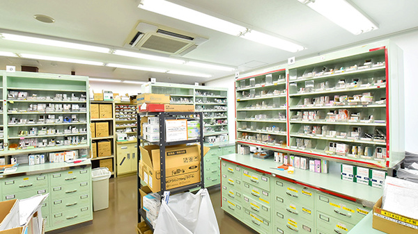 白根センター薬局の調剤室
