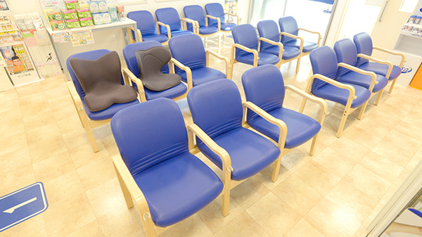 クオール薬局笠間店の待合スペース