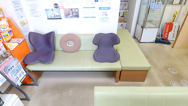 クオール薬局上星川店の待合スペース