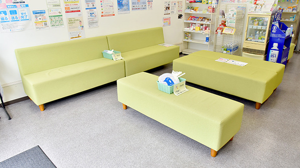 アスカ薬局茅ヶ崎本店の待合スペース