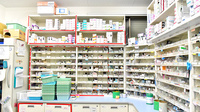 アスカ薬局茅ヶ崎本店の薬棚