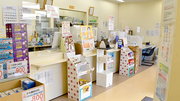 ウイン調剤薬局東寺尾店の受付/カウンター