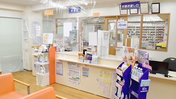 ウイン調剤薬局反町店の受付/カウンター