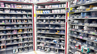 エル薬局厚木緑ケ丘店の薬棚