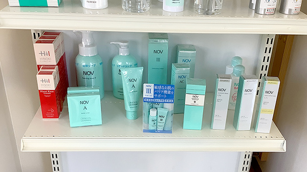 扇町オクツ薬局の化粧品