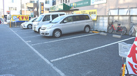 カシワバ薬局向田橋店の駐車場