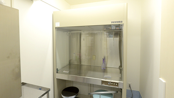 クオール薬局たちばな台店の無菌調剤室完備
