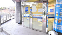 クオール薬局港北店の入口