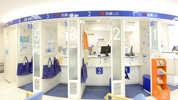 クオール薬局青葉台店の受付/カウンター