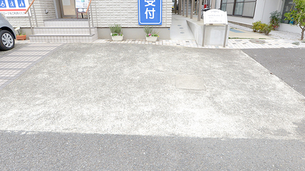 クオール薬局青葉台店の駐車場