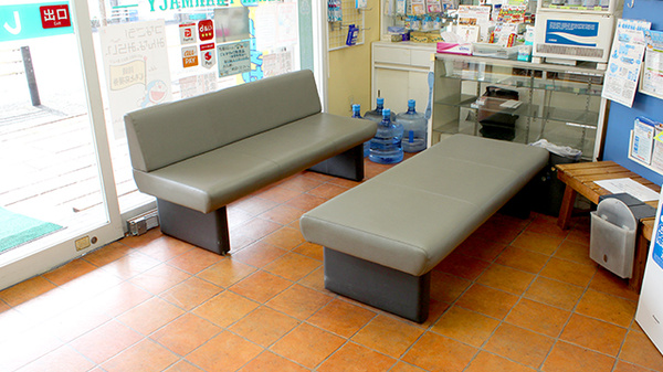 しま薬局の待合スペース