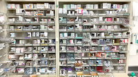 すみれ調剤薬局大磯店の薬棚