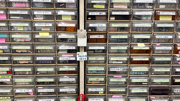 タダノ薬局の薬棚