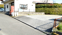 つづきが丘薬局の駐車場