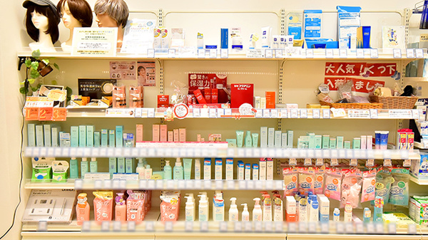 クオール薬局つづき店の化粧品