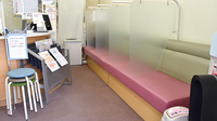 トマト薬局堀ノ内店の待合スペース