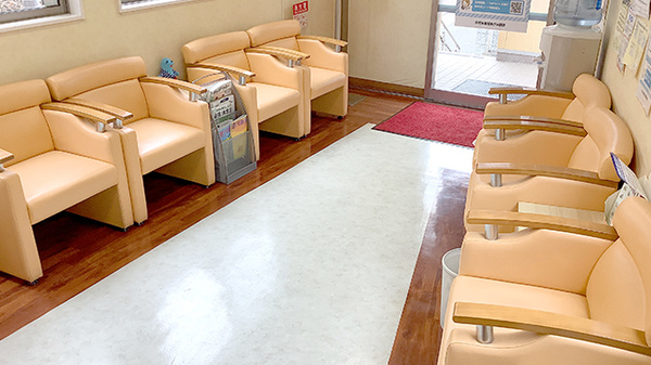 のぞみ薬局あざみ野店の待合スペース