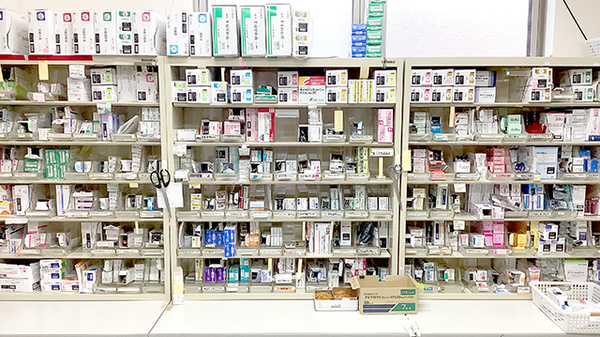 のぞみ薬局あざみ野店の薬棚