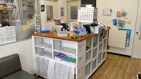 ウイン薬局まつばら店の受付/カウンター