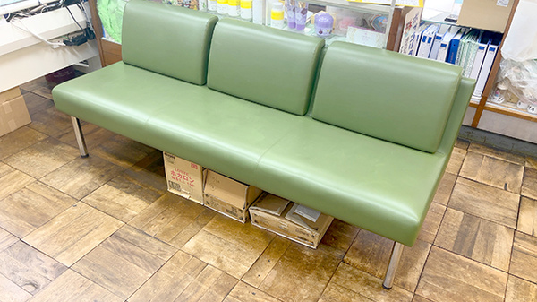 三笠ビル栗田薬局の待合スペース