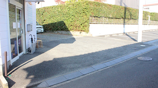 広川薬局の駐車場