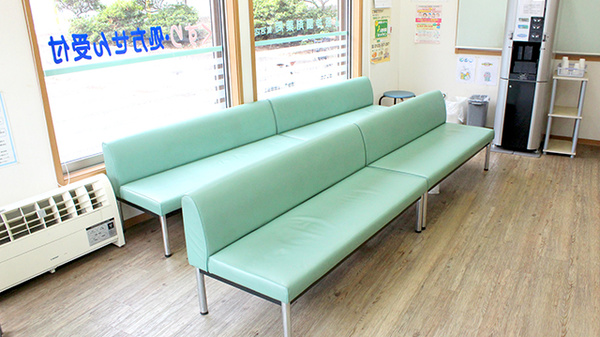 阪神調剤薬局　鷺沼店の待合スペース