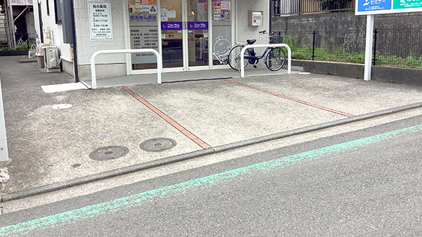 桜台薬局の駐車場