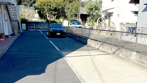 十二所薬局の駐車場