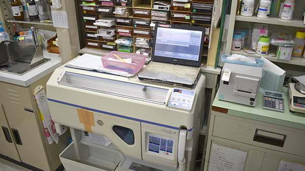 ココカラファイン薬局　新百合ヶ丘店の調剤器具