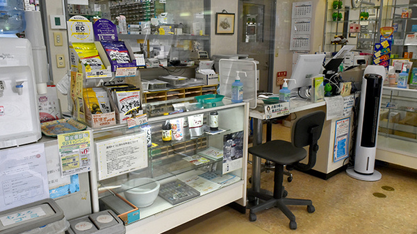鶴岡仁成堂薬局吉野町店の受付/カウンター