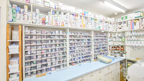 ハート調剤薬局松森町店の薬棚