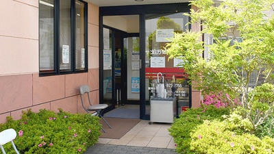 サンライズ薬局大岡店の入口