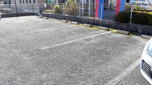 ポプラ薬局　トマト店の駐車場