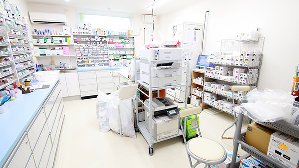ファーマライズ薬局湖東店の調剤室