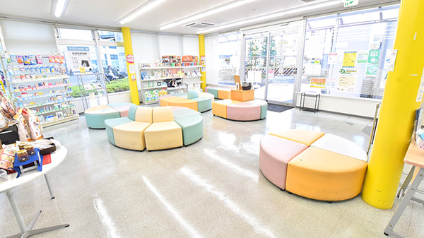 ファーマライズ薬局 浜松店の待合スペース