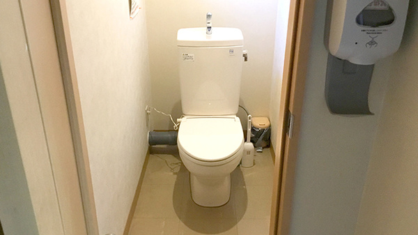 東海道薬局のお手洗い