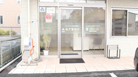 牧沢薬局の入口