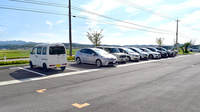 箔山堂　小菅波薬局の駐車場
