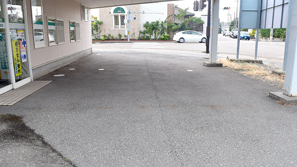箔山堂　向本折店の駐車場