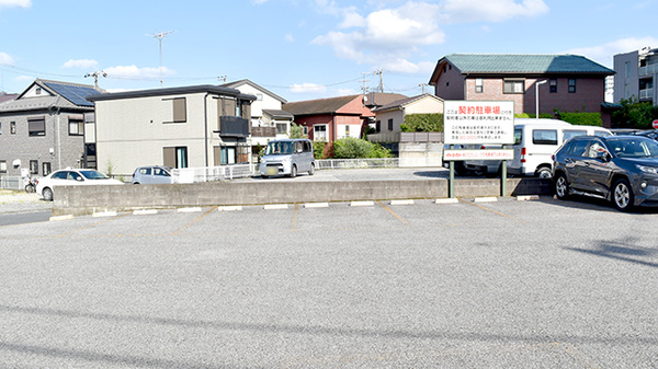 あゆみ薬局の駐車場