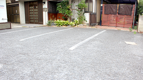 いちかわ薬局の駐車場
