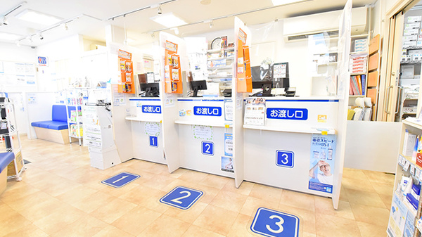 クオール薬局東部台店の受付/カウンター