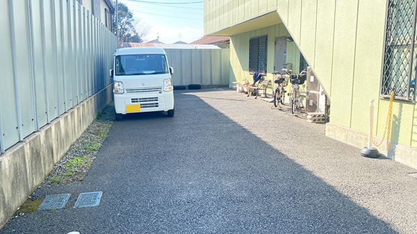 サトミグリーン薬局の駐車場