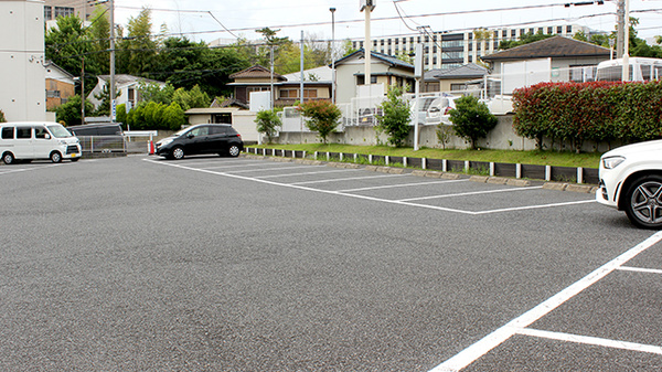 セントラル薬局千葉店の駐車場