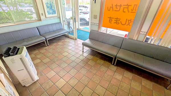 有限会社高橋ファーマシーたかはし薬局の待合スペース