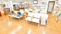 クオール薬局八街店の待合スペース