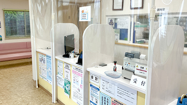 薫風薬局の受付/カウンター